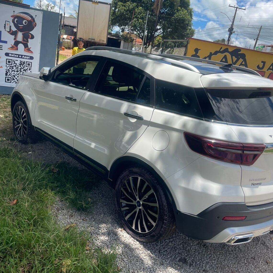 Ford Territory branca limpa aguardando cliente no Lava Jato Destak em Inhumas